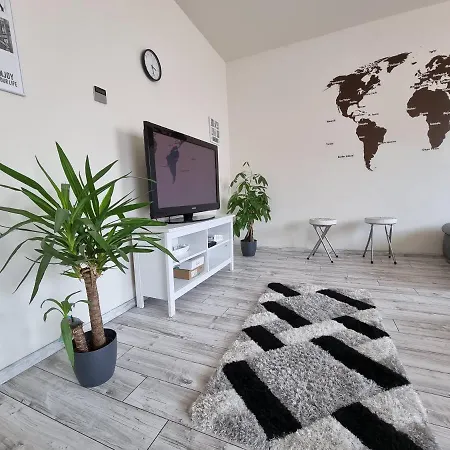 High Street Apartment *